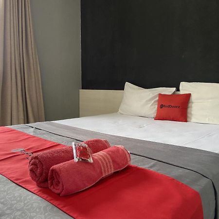 Reddoorz Near Rsud Margono Purwokerto 3 Hotel Exterior photo