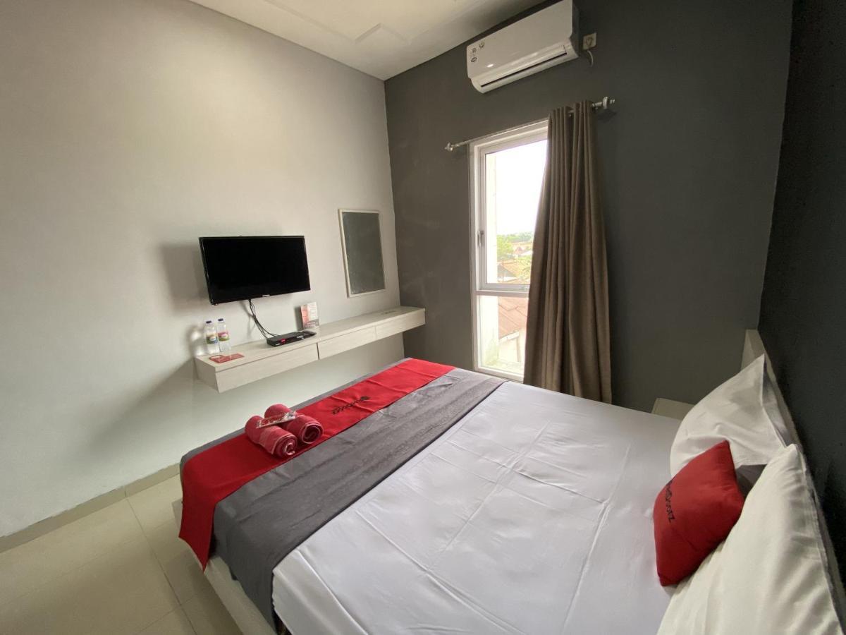 Reddoorz Near Rsud Margono Purwokerto 3 Hotel Exterior photo