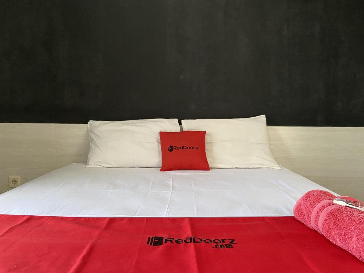 Reddoorz Near Rsud Margono Purwokerto 3 Hotel Exterior photo